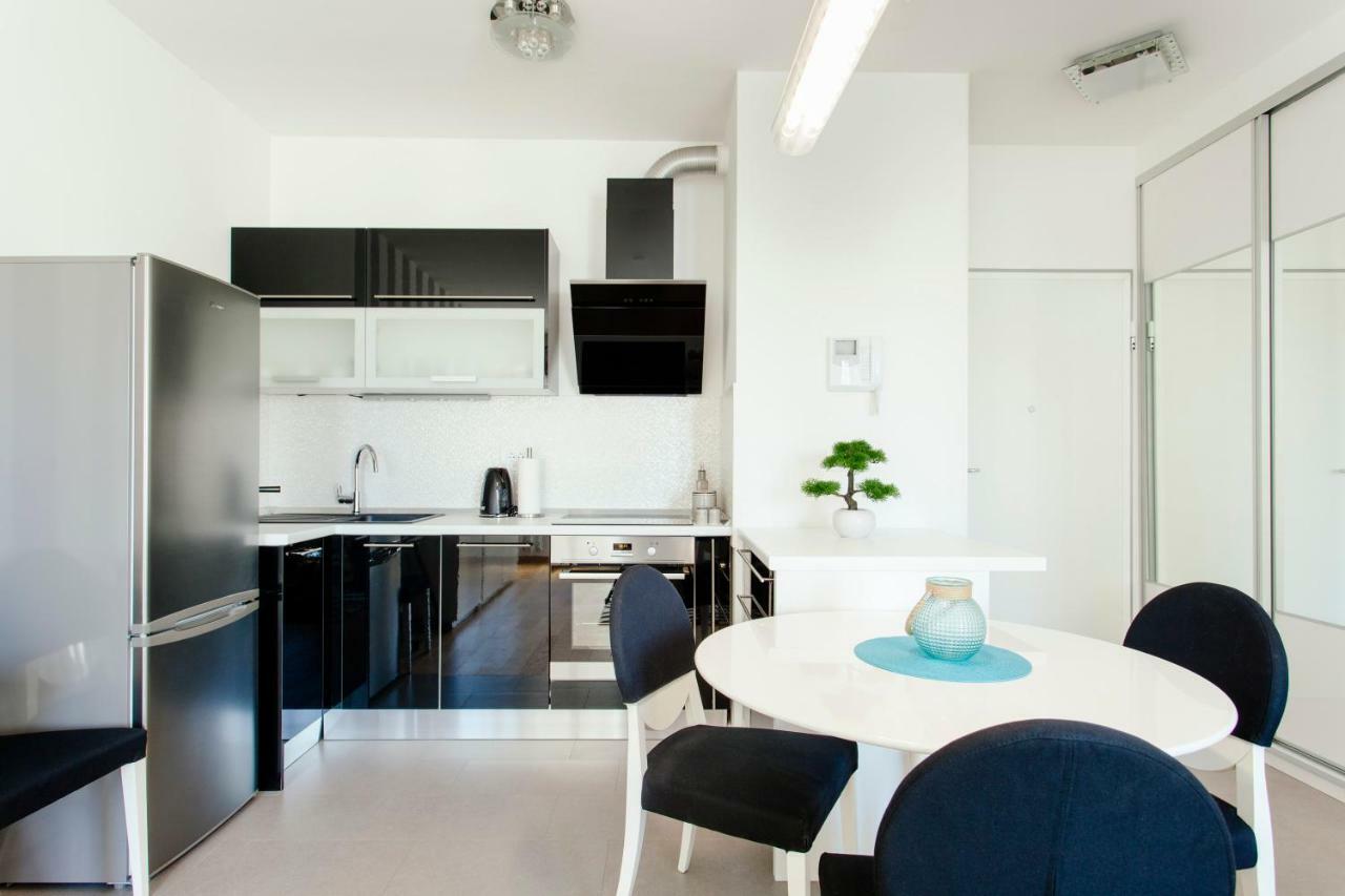 New Luxury Nives On Seaside Apartment *