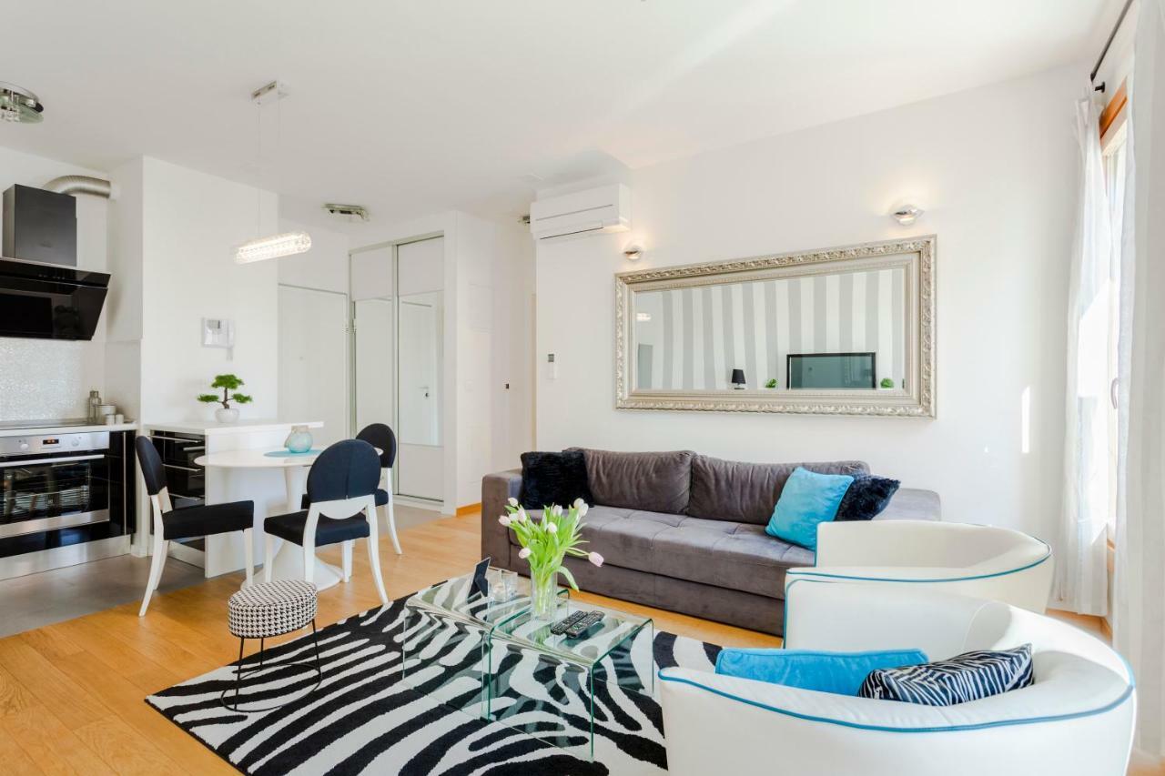 New Luxury Nives On Seaside Apartman *